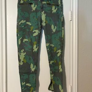 CAbi Women’s Size 8 Green Camouflage Pants